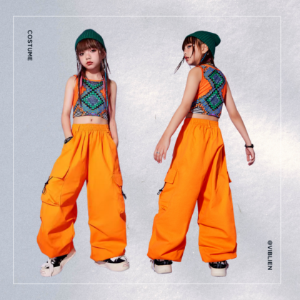 オレンジが輝く！個性派ダンスコスチューム