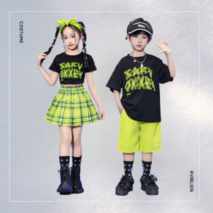 ネオンイエロー × ブラック ストリートコーデ（A／B）