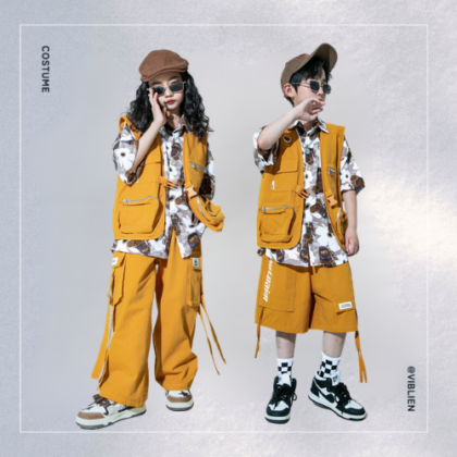 イエローワークベスト × カモフラシャツコーデ（A／B）