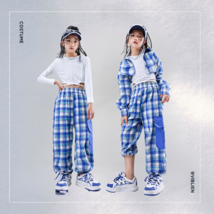 ブルーチェック × ストリートコーデ