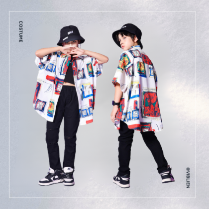 アート総柄ストリートシャツコーデ